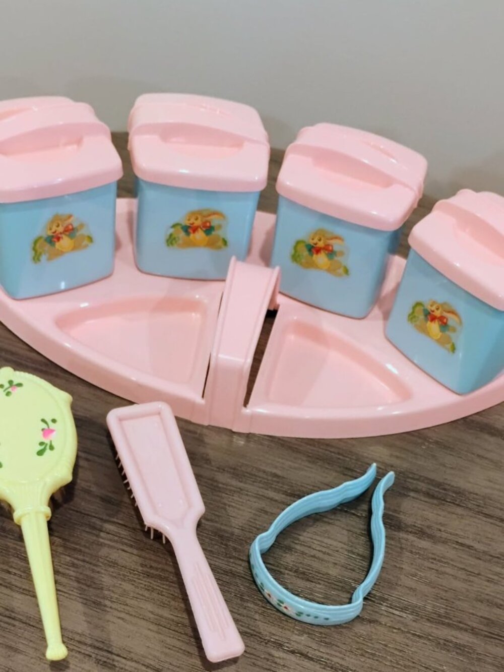 Vtg 70s Pink & Blue Doll Vanity Caddy - 12pc Set - Rare Bunny Sticker Motif - Picture 4 of 12